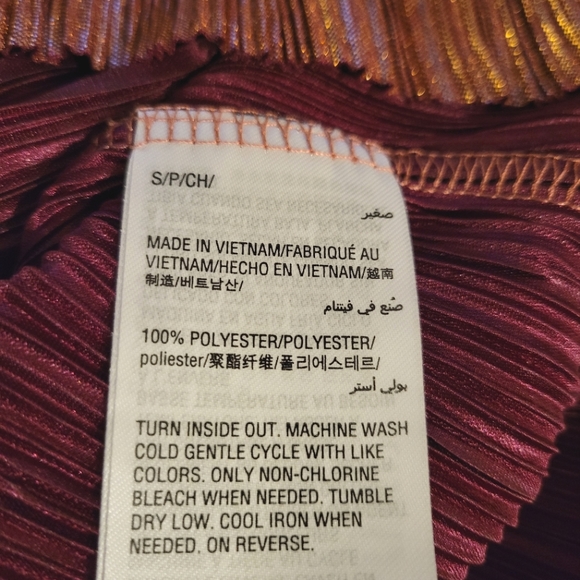 JM Collection- Metallic V-Neck Ribbed Blouse - Picture 6 of 7